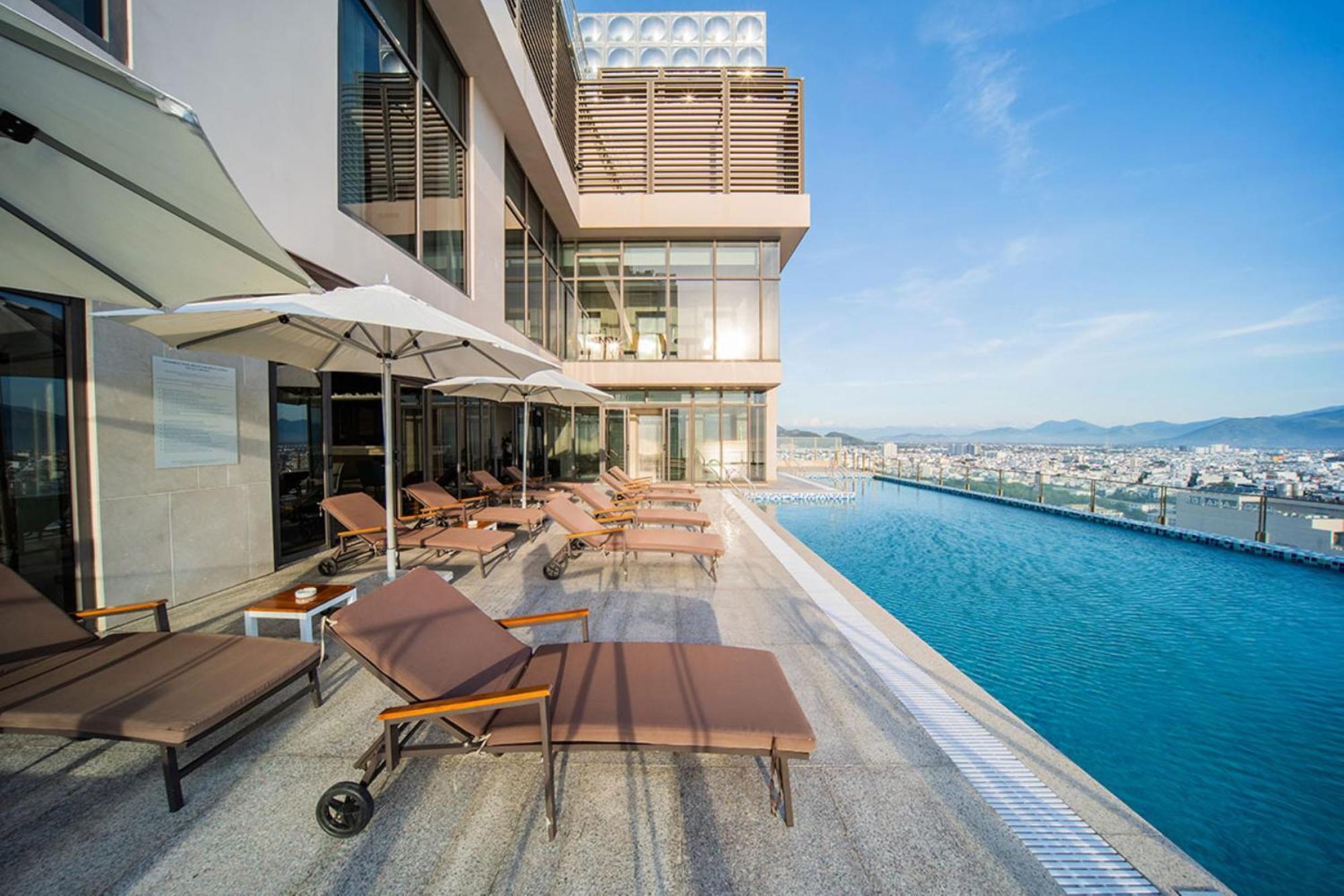 Green Beach Hotel На Транг Екстериор снимка